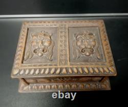 Ancienne boîte coffret bijoux Forêt Noire bois sculpté antiquité XIX ème siècle