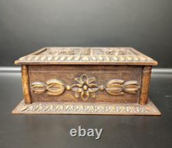 Ancienne boîte coffret bijoux Forêt Noire bois sculpté antiquité XIX ème siècle