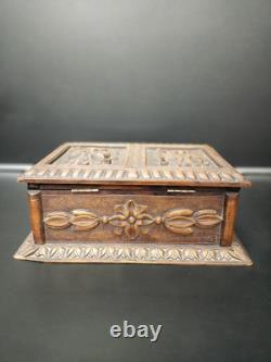 Ancienne boîte coffret bijoux Forêt Noire bois sculpté antiquité XIX ème siècle