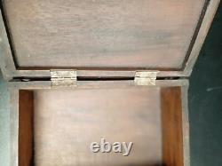 Ancienne boîte coffret bijoux Forêt Noire bois sculpté antiquité XIX ème siècle