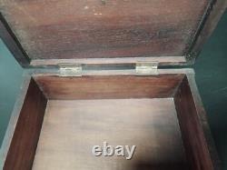 Ancienne boîte coffret bijoux Forêt Noire bois sculpté antiquité XIX ème siècle