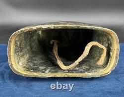 Ancienne cloche de vache en bronze moulé XIXe gravée décor d'oiseau folklorique