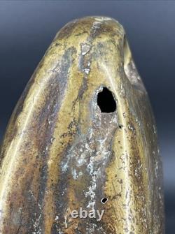 Ancienne cloche de vache en bronze moulé XIXe gravée décor d'oiseau folklorique