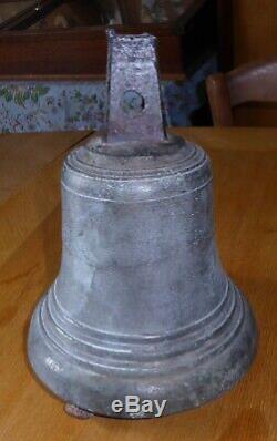 Ancienne grosse cloche d'école ou chapelle en bronze poids 5,9 kg