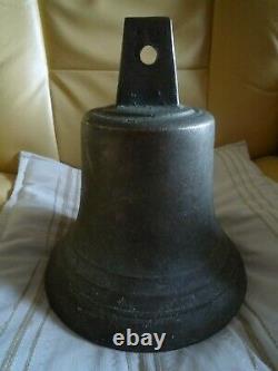 Ancienne grosse cloche en bronze de chapelle ou d'école diamètre 21 cm
