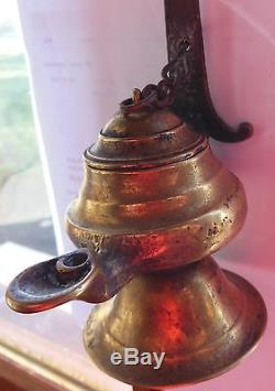 Ancienne lampe à l'huile en bronze, fin du XVII èmes siècles