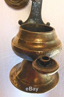 Ancienne lampe à l'huile en bronze, fin du XVII èmes siècles