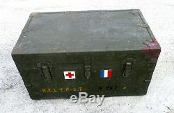 Ancienne malle coffre militaire militaria WW1 WW2 armée croix rouge drapeau