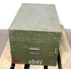 Ancienne malle coffre militaire militaria WW1 WW2 armée croix rouge drapeau