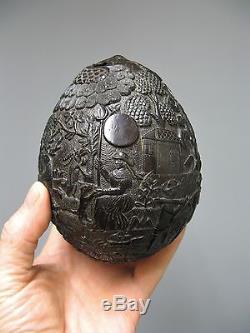 Ancienne noix de coco sculptée sur le thème de la chasse 18e 19e