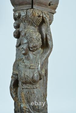 Ancienne paire de Caryatides 16ème Renaissance bois sculpté femmes lévrier aigle