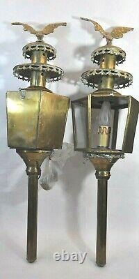 Ancienne paire de lanternes avec support