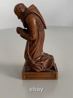 Ancienne statuette moine en buis sculpté XVIIIeme ou XIXeme siècle