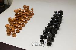 Anciennes pièces de jeu d'échecs Régence. XIXe-XXe