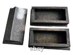 Antique coffret en bois sculpté et décoré
