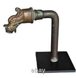 Antique tête de fontaine au dauphin en bronze 18-19ème
