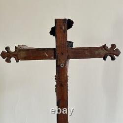 Art Populaire Du XVIIe Et Xixe Siècle Crucifixion Bois Sculpté Époque Louis XIII