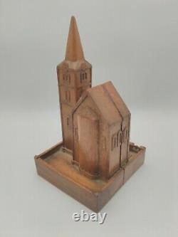 Art Populaire objet statuette Eglise chapelle en bois noyer sculpté fin XIXe
