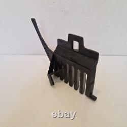 Art pop / brutaliste A identifier Eléphant grille de poele et charrue fonte