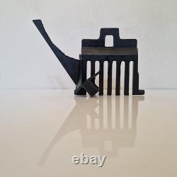 Art pop / brutaliste A identifier Eléphant grille de poele et charrue fonte