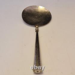 Asie Grande cuillère de service (riz.) en argent et bronze argenté L. 30,5