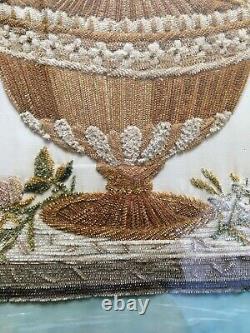 BRODERIE ANCIENNE VASE de FLEURS POINT de CHENILLE époque CHARLES X XIX°
