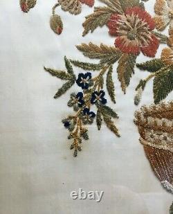 BRODERIE ANCIENNE VASE de FLEURS POINT de CHENILLE époque CHARLES X XIX°