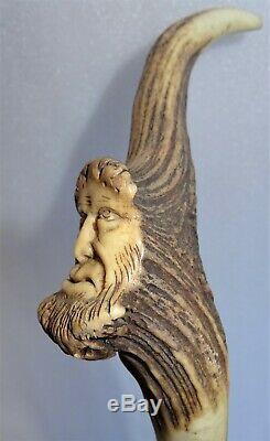 Belle Canne antrophomorphe sculpté en bois de cervidés
