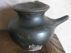 Biberon antique en terre cuite