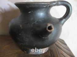 Biberon antique en terre cuite