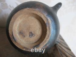 Biberon antique en terre cuite