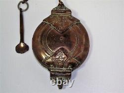 Boîte à chaux pour Bétel avec spatule en cuivre, objet ancien Inde
