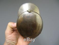 Boîte à tabac. Casquette d'off de marine. Art populaire. Objet de poilu