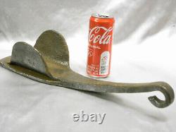 Cabinet De Curiosité Ancien Fer Forge Art Populaire Frein De Charrette