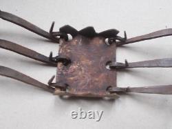 Cabinet de Curiosité Collier de défense pour Chien Anti Loup, Fer Forgé