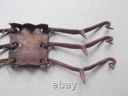 Cabinet de Curiosité Collier de défense pour Chien Anti Loup, Fer Forgé