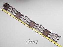 Cabinet de Curiosité Collier de défense pour Chien Anti Loup, Fer Forgé