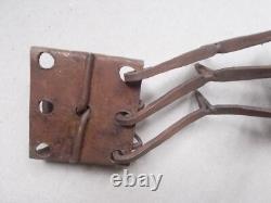 Cabinet de Curiosité Collier de défense pour Chien Anti Loup, Fer Forgé