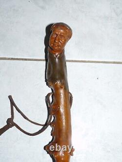 Canne d'art populaire monoxyle racine sculptée d'une belle tête de moine 19ème