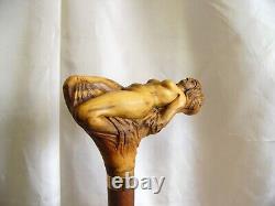 Canne de marche femme nue allongée sculptée artiste Français model unique