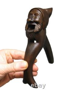 Casse Noisette En Bois Sculpté XIXe