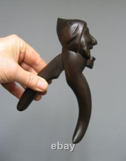 Casse Noisette En Bois Sculpté XIXe