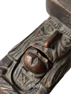 Casse-Noisettes Bois Sculpté Anthropomorphe Art Populaire Personnage Nutcracker