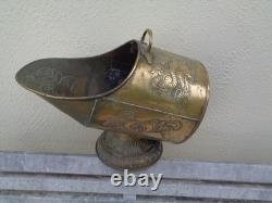 Charbonniere ancienne laiton tres beau decor N III