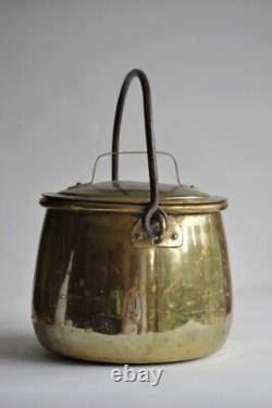 Chaudron ou pot couvert en cuivre jaune XIXème