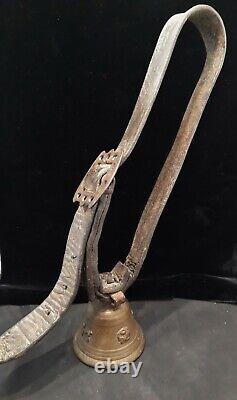 Cloche Bonze Collier de chien de troupeau ancien montagne art populaire clarine