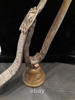 Cloche Bonze Collier de chien de troupeau ancien montagne art populaire clarine