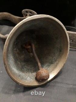 Cloche Bonze Collier de chien de troupeau ancien montagne art populaire clarine