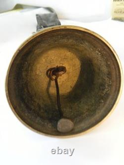 Cloche vache bronze XVII ou XVIII siècle avec collier cuir et boucle acier