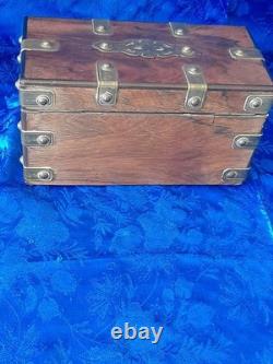Coffret a cigares ancien boite en bois ferrure en cuivre jaune